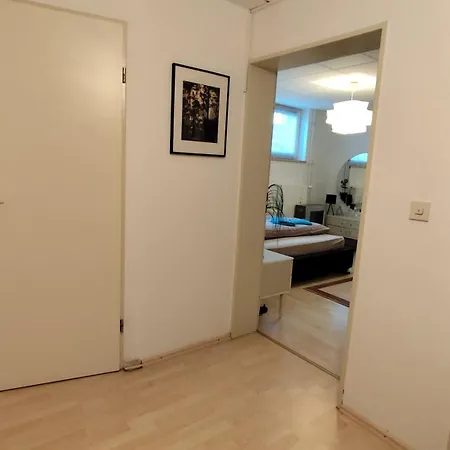 Δωμάτια σε οικογενειακή κατοικία Lamonte Μόναχο